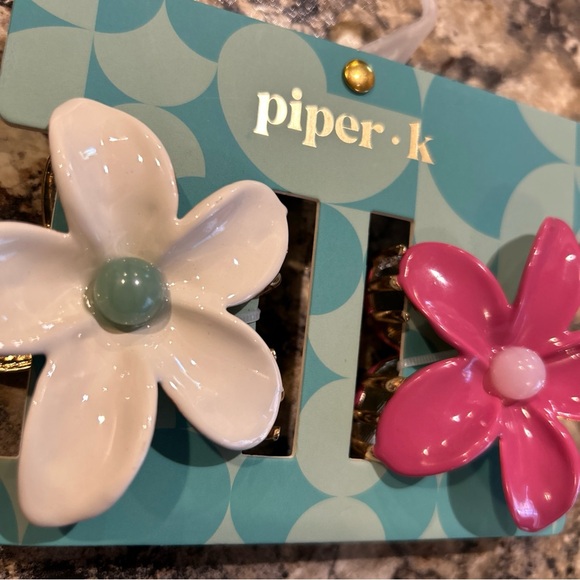 Piper K Floral Hair Clips - Picture 4 of 7